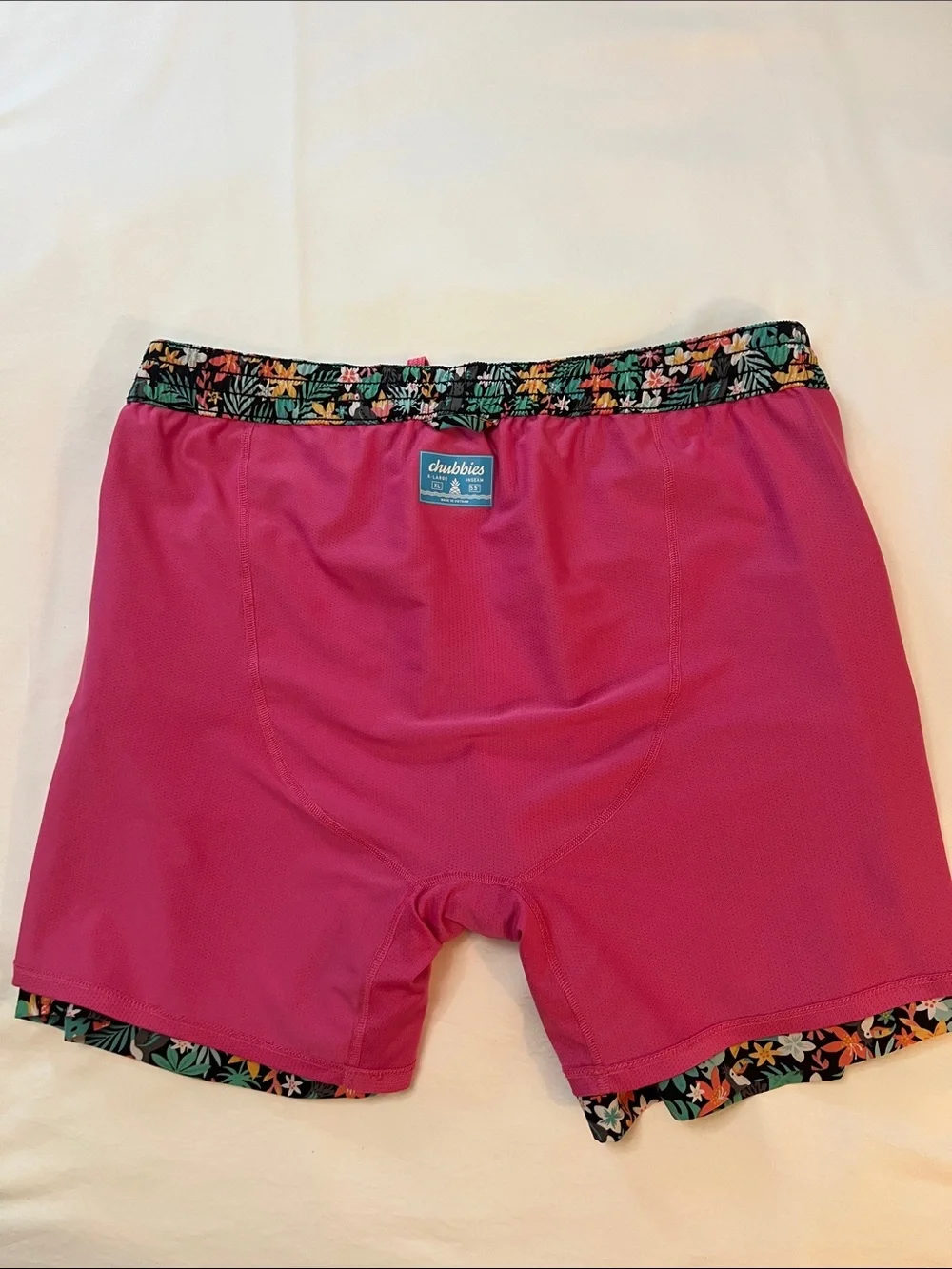 Chubbies 5.5 Inch The Bloomerangs Black Floral Toucan Pink Lined Swim Trunks XL